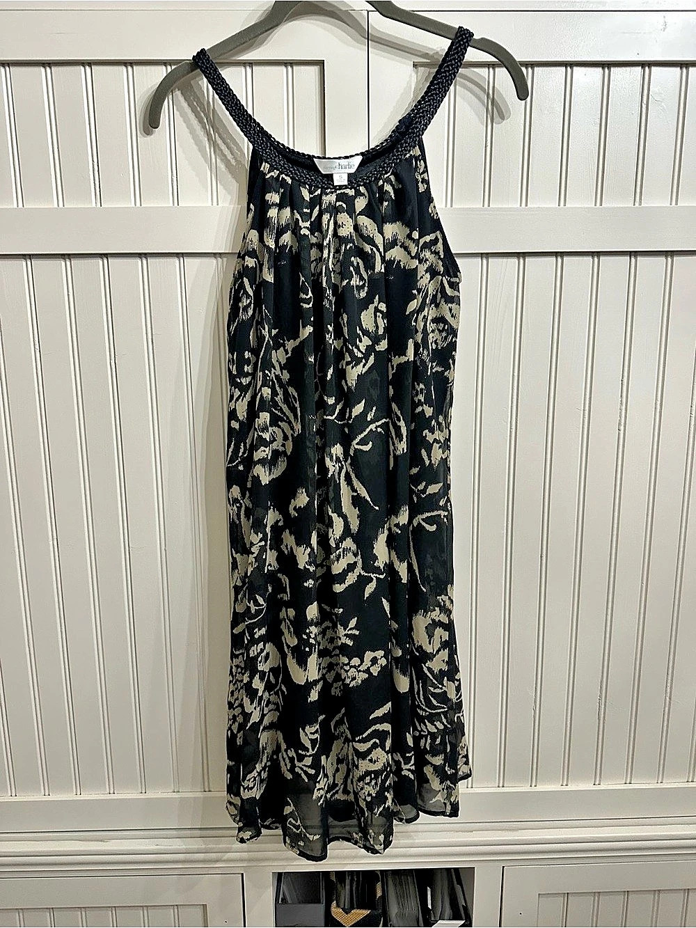 Charming charlie Floral Maxi Dress in Black & Beige Size Small Like New